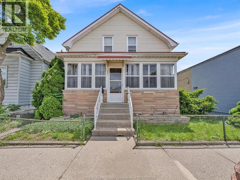 1221 ERIE, Windsor, Ontario, N9A3Z6, Windsor, Ontario — photo 1 of 5