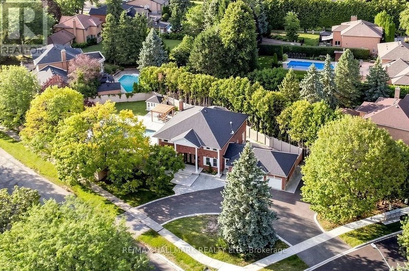 8 Beaufort Hills Road, Richmond Hill (Oak Ridges), Ontario, L4E2N5, Richmond Hill (Oak Ridges), Ontario — photo 1 of 5