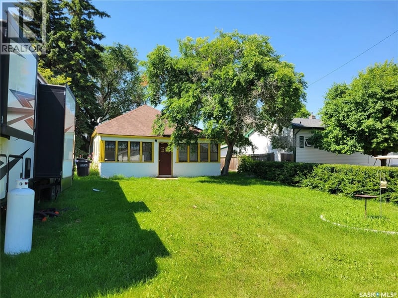34 BANTRY STREET, Lanigan, Saskatchewan, S0K2M0, Lanigan, Saskatchewan — photo 1 of 5