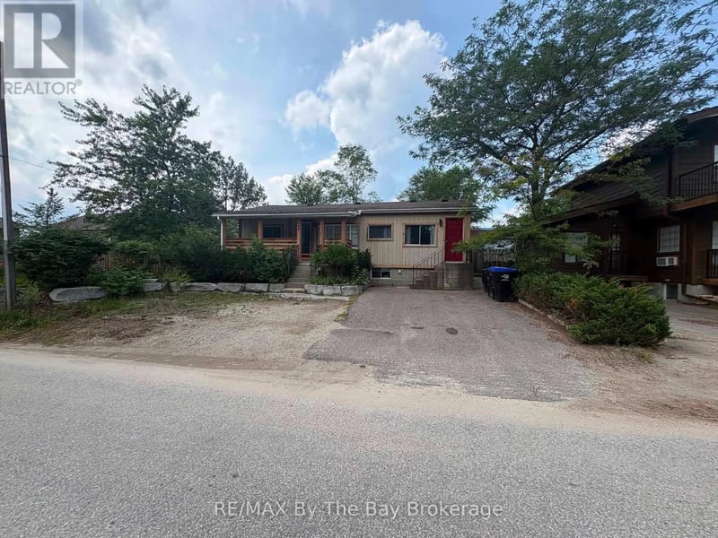 240 SHORE Lane, Wasaga Beach, Ontario, L9Z2J1, Wasaga Beach, Ontario — photo 1 of 5