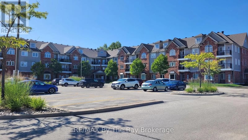 #106 16 Westbury Road, Wasaga Beach, Ontario, L9Z0B8, Wasaga Beach, Ontario — photo 1 of 5