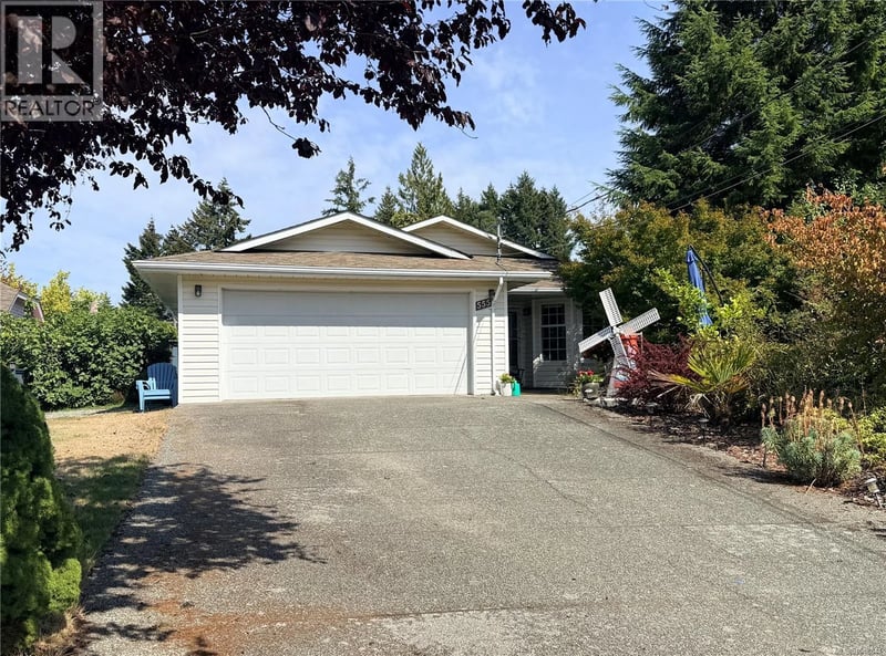555 Hooper Place, Ladysmith, British Columbia, V9G1W5, Ladysmith, British Columbia — photo 1 of 5