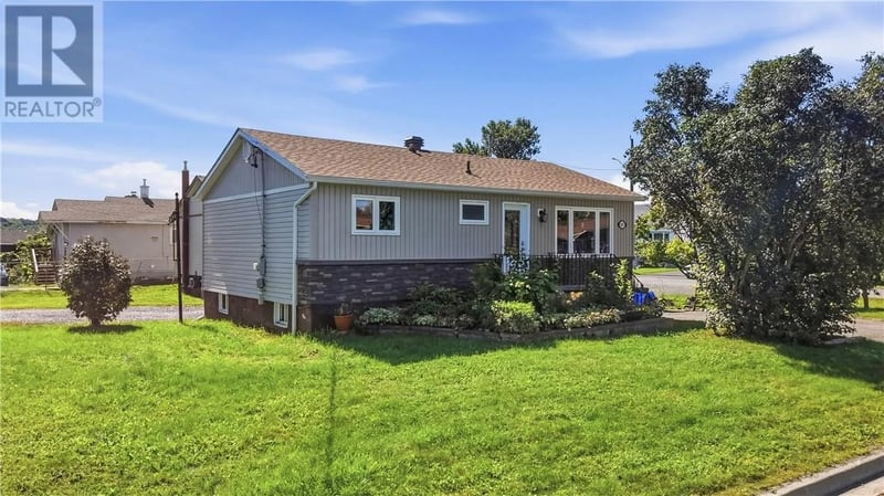 547 Alexander Street, Sudbury, Ontario, P3A1R1, Sudbury, Ontario — photo 1 of 5