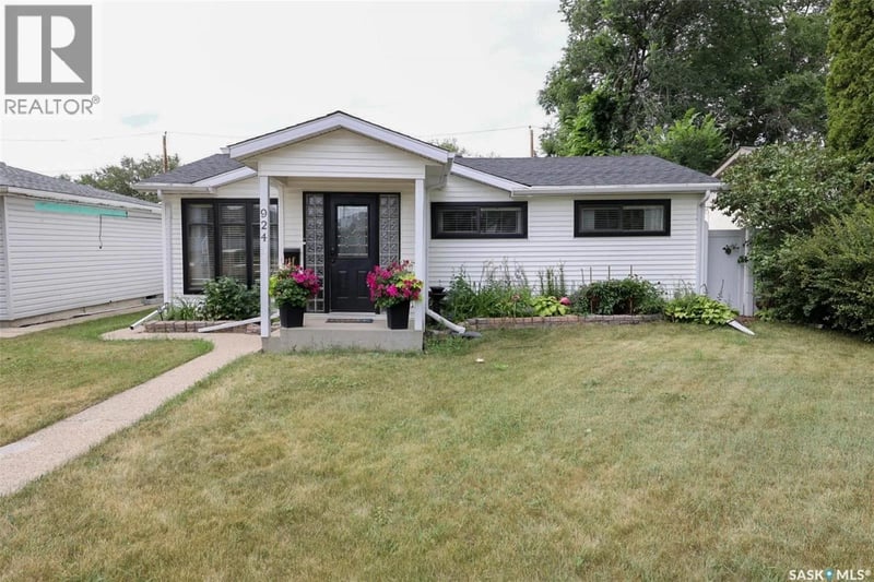 924 Campbell STREET, Regina, Saskatchewan, S4T5P3, Regina, Saskatchewan — photo 1 of 5