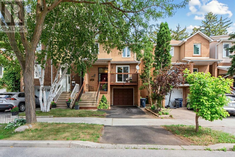 19 Carnival Court, Toronto (Westminster-Branson), Ontario, M2R3T7, Toronto (Westminster-Branson), Ontario — photo 1 of 5