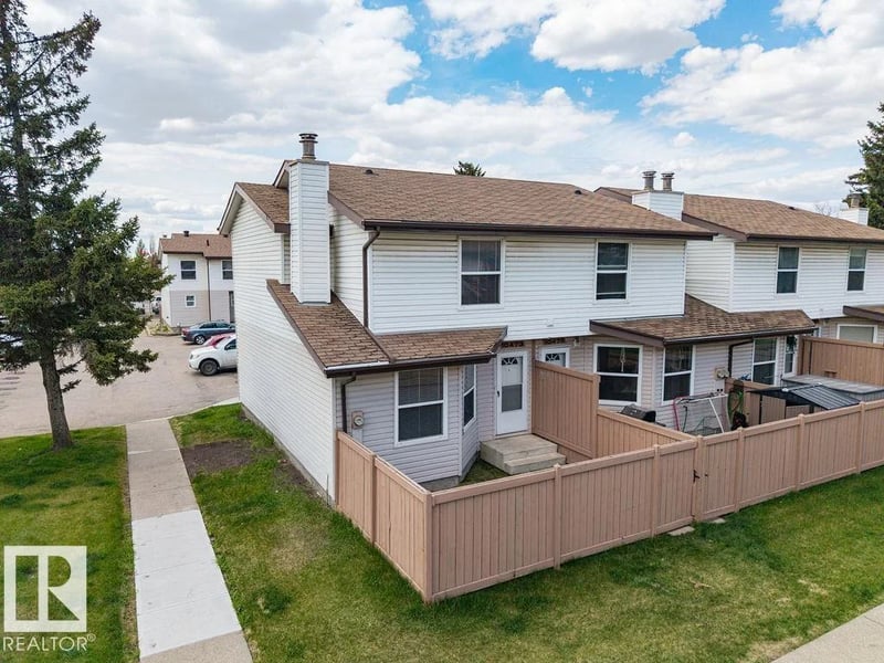 10473 24 AV NW, Edmonton, Alberta, T6J4S2, Edmonton, Alberta — photo 1 of 5