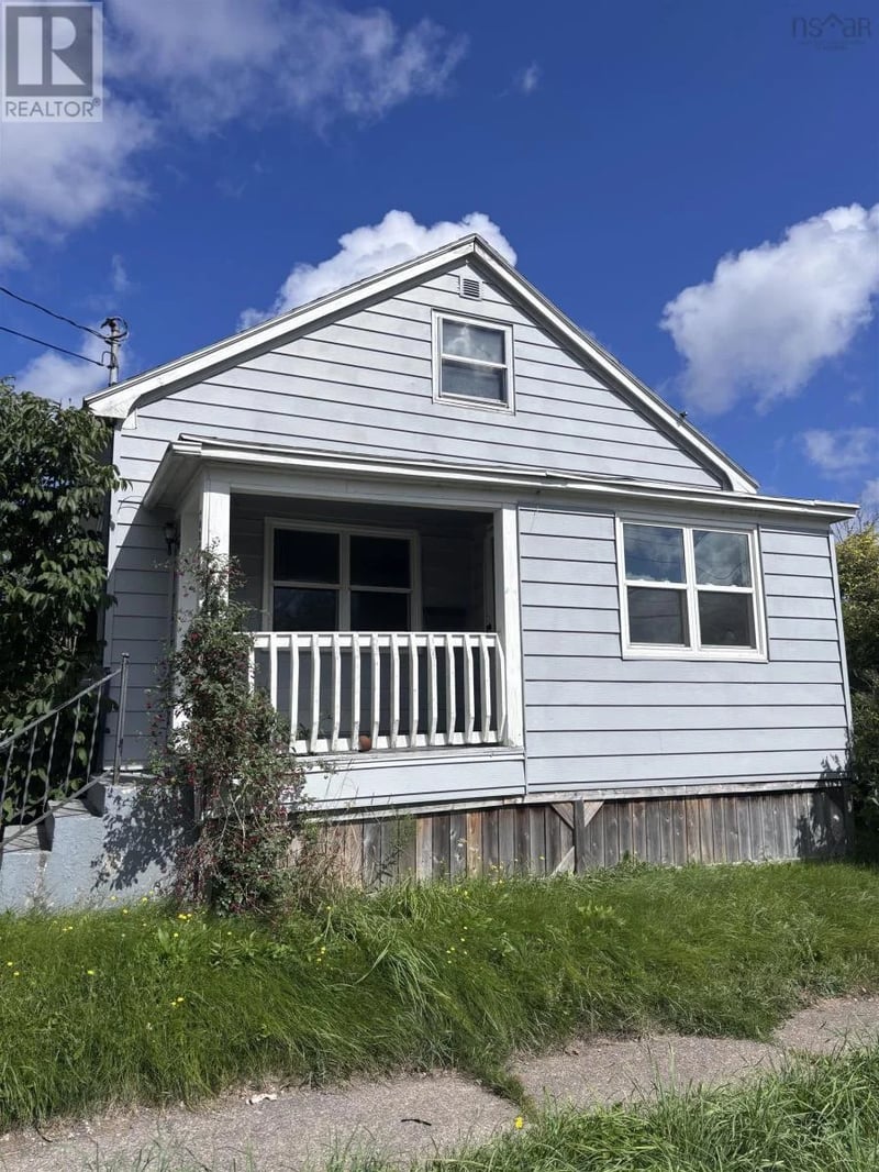 135 Maloney Street, Sydney NS, B1N 2C7 Street, Sydney, Nova Scotia, B1N2C7, Sydney, Nova Scotia — photo 1 of 5