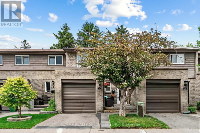 #7 405 Hyacinthe Boulevard, Mississauga (Mississauga Valleys), Ontario, L5A3N1, Mississauga (Mississauga Valleys), Ontario — photo 1 of 5