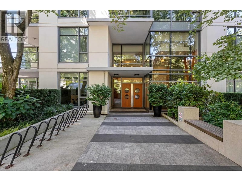 #205 135 2ND Street, North Vancouver, British Columbia, V7M0C5, North Vancouver, British Columbia — photo 1 of 5