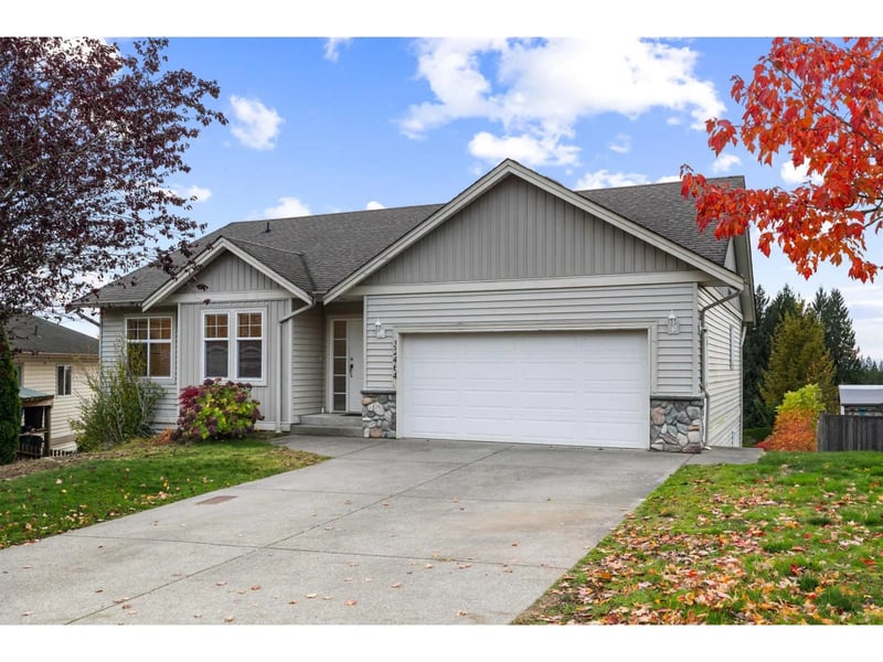 32464 BOBCAT Drive East, Mission, British Columbia, V2V7P7, Mission, British Columbia — photo 1 of 5