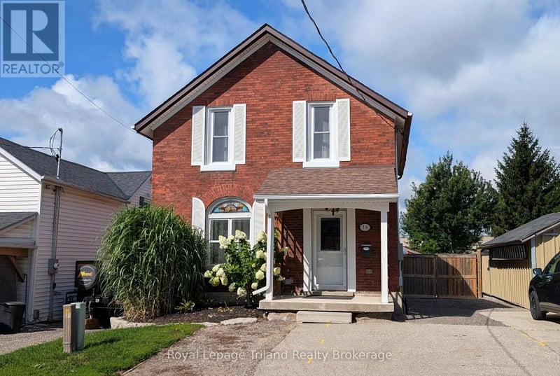 16 Broadway Street, Woodstock (Woodstock - South), Ontario, N4S2Z9, Woodstock (Woodstock - South), Ontario — photo 1 of 5