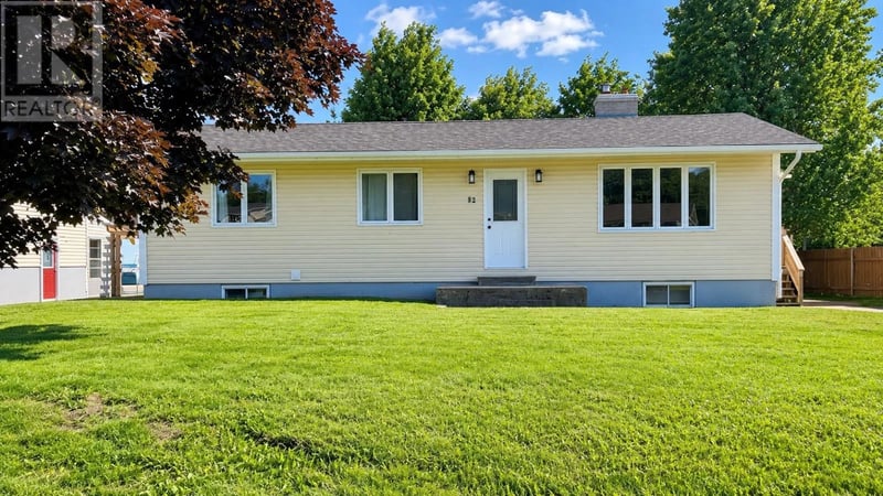 82 Second Avenue, Grand Falls-Windsor, Newfoundland & Labrador, A2B1B6, Grand Falls-Windsor, Newfoundland & Labrador — photo 1 of 5
