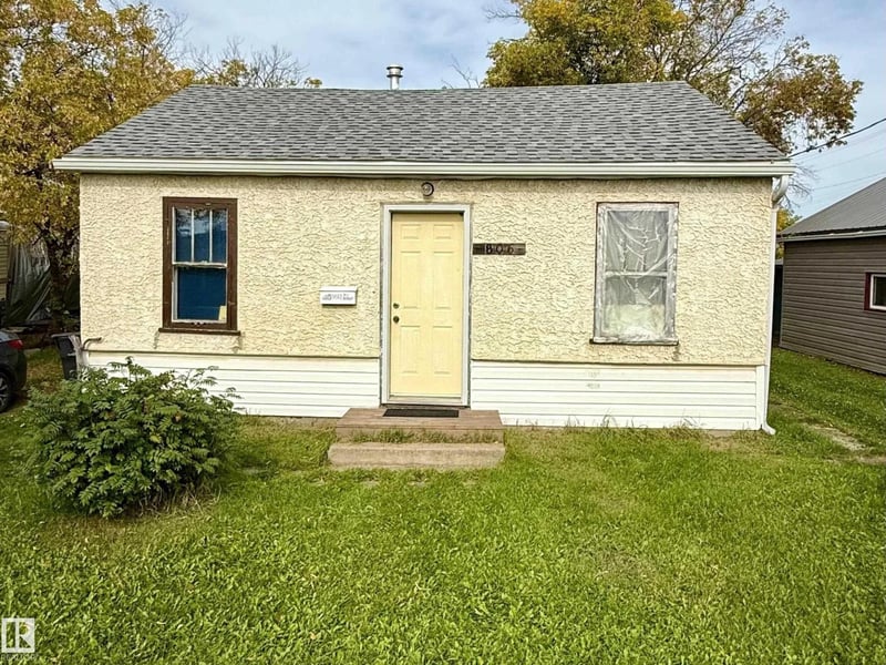 806 16 AV, Cold Lake, Alberta, T9M1L2, Cold Lake, Alberta — photo 1 of 5
