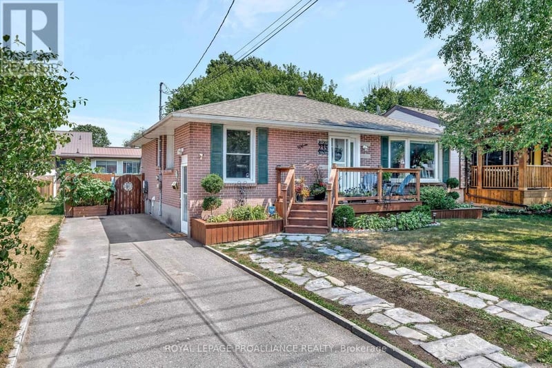 235 FARLEY Avenue, Belleville (Belleville Ward), Ontario, K8N4L7, Belleville (Belleville Ward), Ontario — photo 1 of 5
