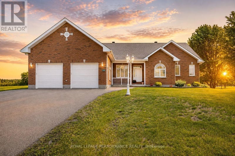 3285 Broadway Avenue, North Stormont, Ontario, K0C1C0, North Stormont, Ontario — photo 1 of 5