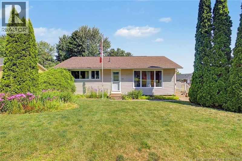 524 Scoullar Street, Oromocto, New Brunswick, E2V1H1, Oromocto, New Brunswick — photo 1 of 5