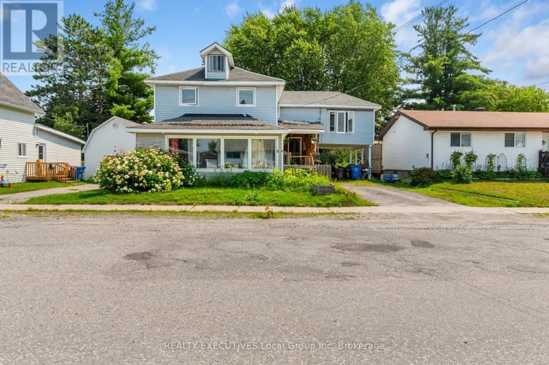 64 NIPISSING Street, West Nipissing (Sturgeon Falls), Ontario, P2B1J3, West Nipissing (Sturgeon Falls), Ontario — photo 1 of 5