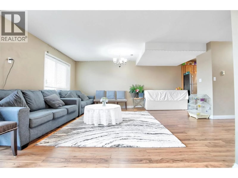 #203 95 ECKHARDT Avenue, Penticton, British Columbia, V2A8L2, Penticton, British Columbia — photo 1 of 5