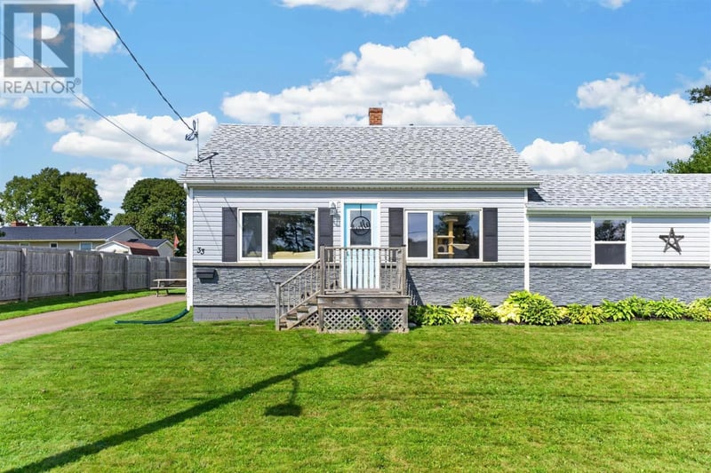 33 Bayview Drive, Summerside, Prince Edward Island, C1N3Z9, Summerside, Prince Edward Island — photo 1 of 5