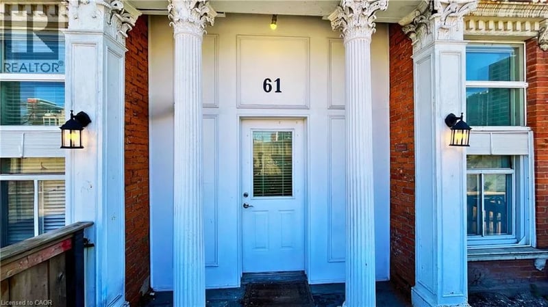 61 HURST Place South, Hamilton, Ontario, L8P3E6, Hamilton, Ontario — photo 1 of 5