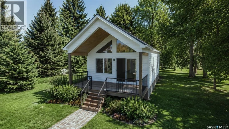 27 Sandy ROAD, Diefenbaker Lake, Saskatchewan, S0L2E0, Diefenbaker Lake, Saskatchewan — photo 1 of 5
