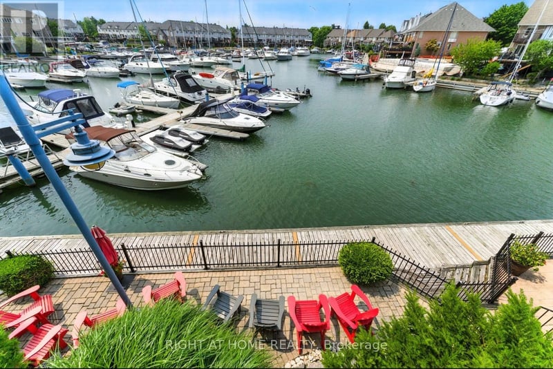 65 Sunvale Place West, Hamilton (Lakeshore), Ontario, L8E4Z6, Hamilton (Lakeshore), Ontario — photo 1 of 5