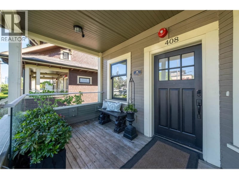 408 EIGHTH Street, New Westminster, British Columbia, V3M0K1, New Westminster, British Columbia — photo 1 of 5