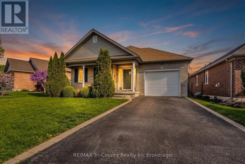 210 Baldwin Street, Tillsonburg, Ontario, N4G5W3, Tillsonburg, Ontario — photo 1 of 5