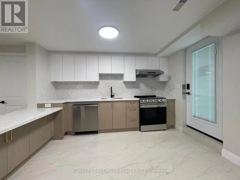 #Unit 3 17 Rosemeade Avenue, Toronto (Stonegate-Queensway), Ontario, M8Y3A2, Toronto (Stonegate-Queensway), Ontario — photo 1 of 5