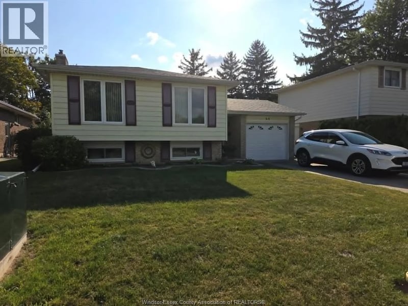 68 EDWARD Street, Essex, Ontario, N8M1L7, Essex, Ontario — photo 1 of 5