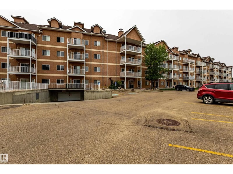 #412 4304 139 AV NW, Edmonton, Alberta, T5Y0H6, Edmonton, Alberta — photo 1 of 5