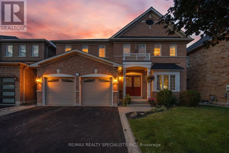 25 Dovergreen Drive, Brampton (Fletcher's Meadow), Ontario, L7A2M9, Brampton (Fletcher's Meadow), Ontario — photo 1 of 5