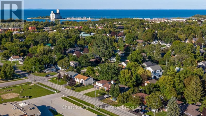 301 Spruce Street, Collingwood, Ontario, L9Y3H2, Collingwood, Ontario — photo 1 of 5
