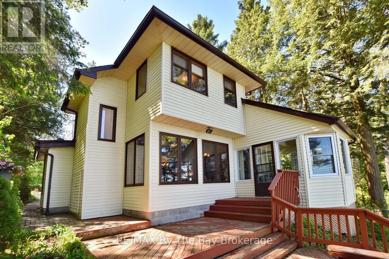 2284 South Orr Lake Road, Springwater, Ontario, L0L1P0, Springwater, Ontario — photo 1 of 5
