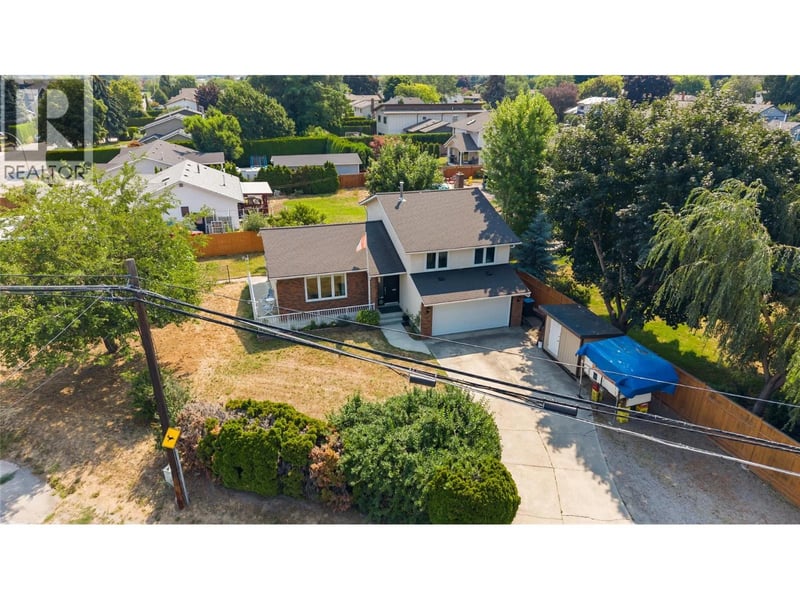 4201 Lakeshore Road, Kelowna, British Columbia, V1W4H7, Kelowna, British Columbia — photo 1 of 5