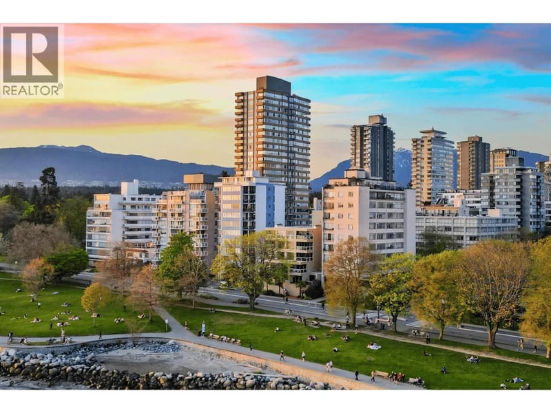 #2501 2055 PENDRELL Street, Vancouver, British Columbia, V6G1T9, Vancouver, British Columbia — photo 1 of 5