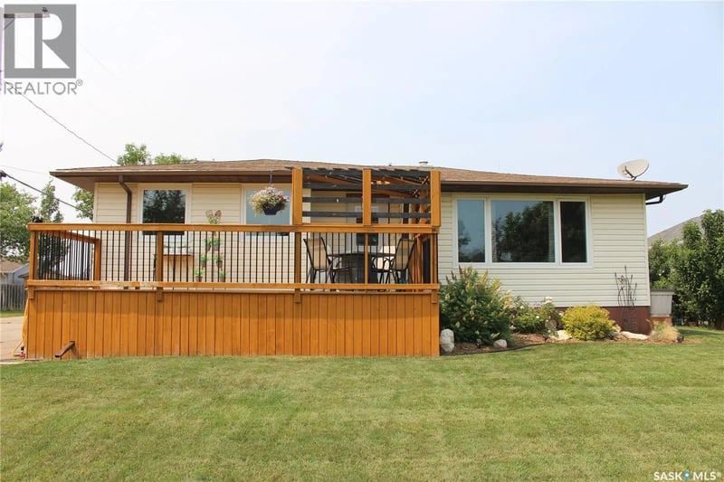 265 Saskatchewan STREET, Central Butte, Saskatchewan, S0H0T0, Central Butte, Saskatchewan — photo 1 of 5
