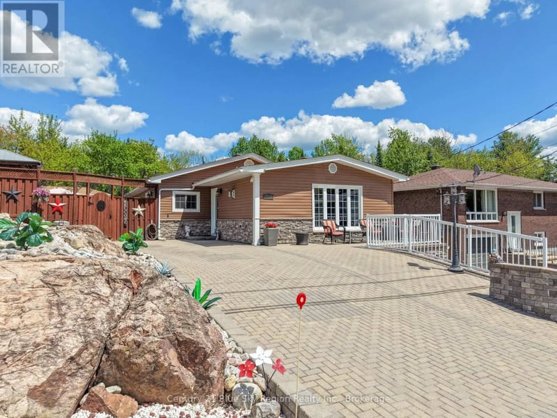 268 King Street, Callander, Ontario, P0H1H0, Callander, Ontario — photo 1 of 5