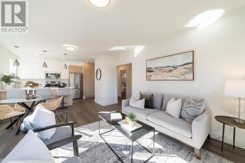 #2 1476 Avenue Road, Toronto (Englemount-Lawrence), Ontario, M5N2H7, Toronto (Englemount-Lawrence), Ontario — photo 1 of 5