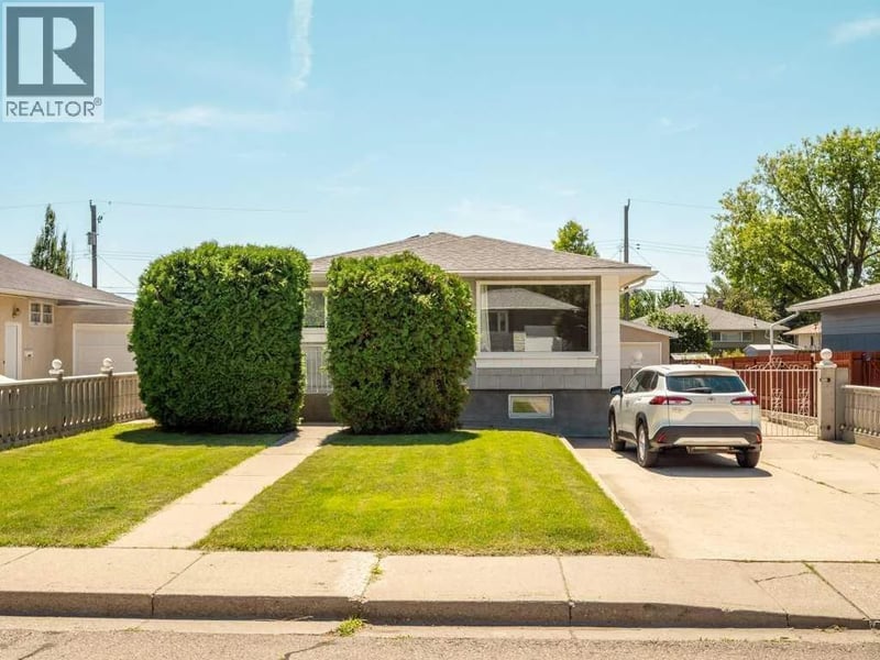 1726 13 Avenue South, Lethbridge, Alberta, T1K0R9, Lethbridge, Alberta — photo 1 of 5