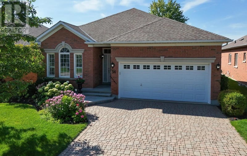 54 Couples Gallery, Whitchurch-Stouffville (Ballantrae), Ontario, L4A1M6, Whitchurch-Stouffville (Ballantrae), Ontario — photo 1 of 5