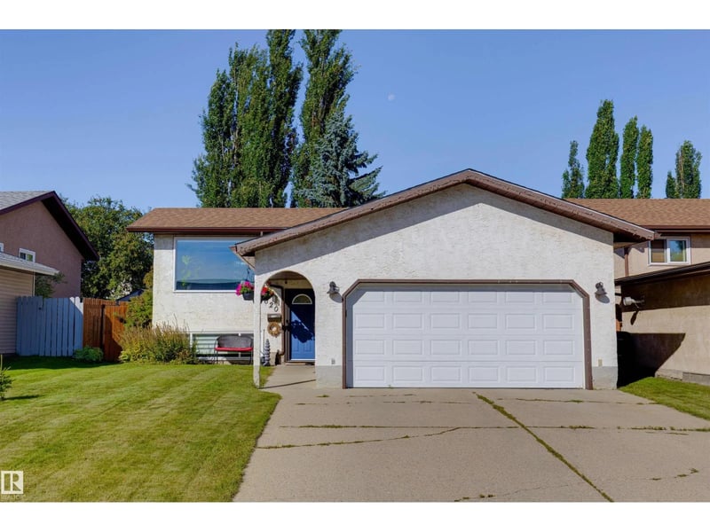 2820 35 ST NW, Edmonton, Alberta, T6L3Y4, Edmonton, Alberta — photo 1 of 5