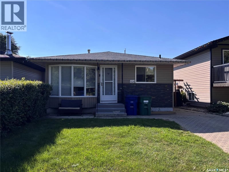 1524 Bradwell AVENUE, Saskatoon, Saskatchewan, S7N2R7, Saskatoon, Saskatchewan — photo 1 of 5