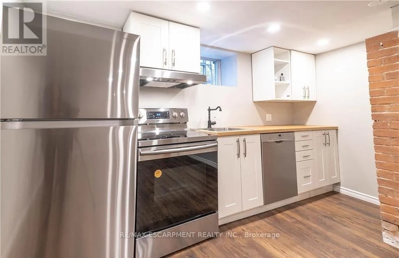 #B 50 Burris Street, Hamilton (Gibson), Ontario, L8M2J4, Hamilton (Gibson), Ontario — photo 1 of 5