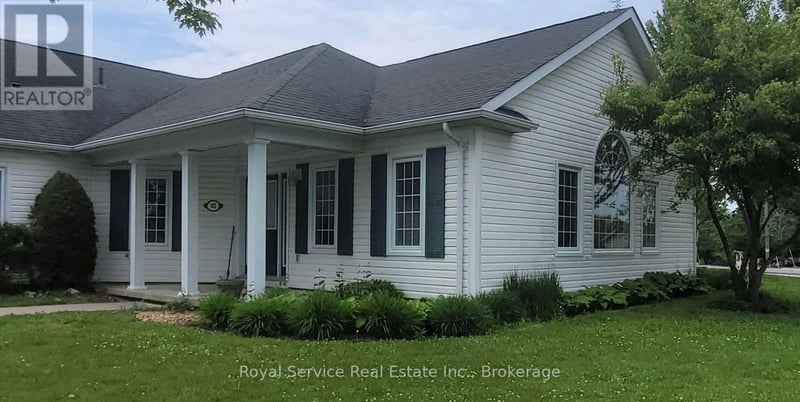 #102 325 Densmore Road, Cobourg, Ontario, K9A0E4, Cobourg, Ontario — photo 1 of 5