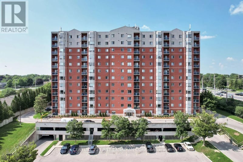 #310 30 Chapman Court, London North (North I), Ontario, N6G4Y4, London North (North I), Ontario — photo 1 of 5