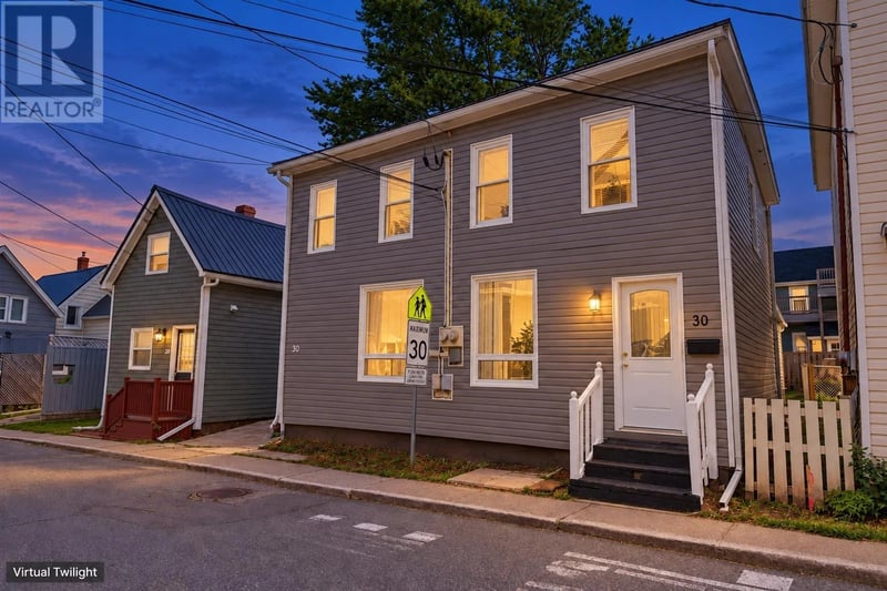30-32 Spring Park Road, Charlottetown, Prince Edward Island, C1A3X8, Charlottetown, Prince Edward Island — photo 1 of 5