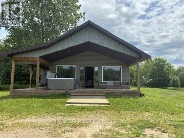 382162 Concession 17 Road East, Georgian Bluffs, Ontario, N0H2T0, Georgian Bluffs, Ontario — photo 1 of 5