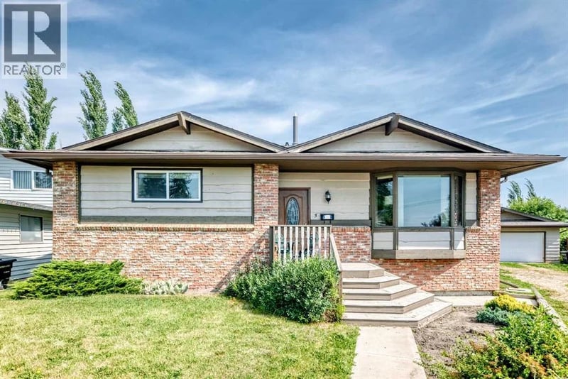 3 43 Avenue Close, Lacombe, Alberta, T4L1V8, Lacombe, Alberta — photo 1 of 5