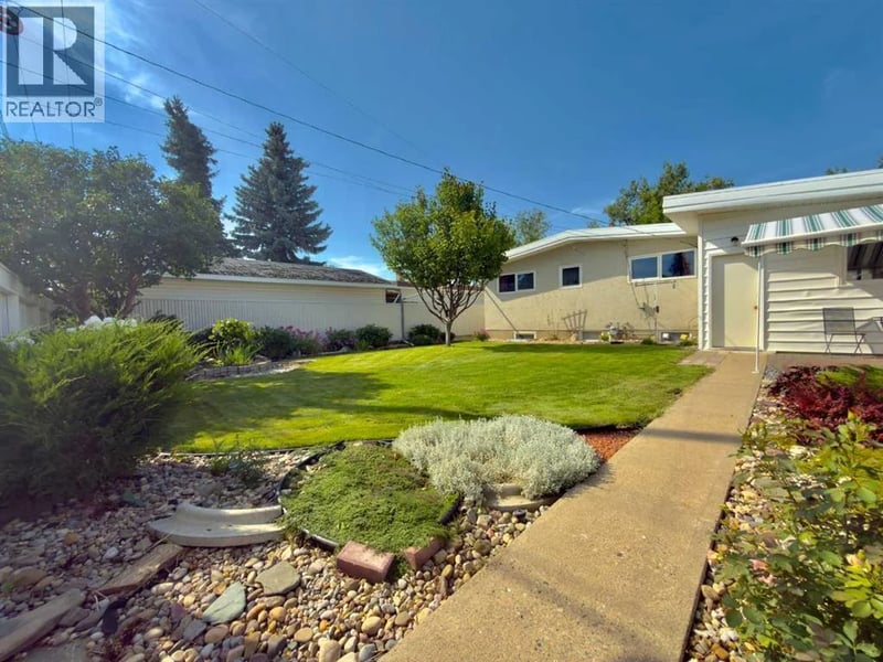 2610 20 Avenue South, Lethbridge, Alberta, T1K1G7, Lethbridge, Alberta — photo 1 of 5